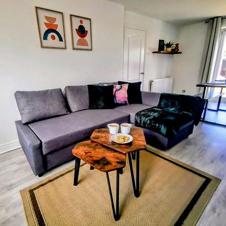 No 7 - Bright, Spacious 3 Bed Home With Parking & Wifi 海顿 外观 照片
