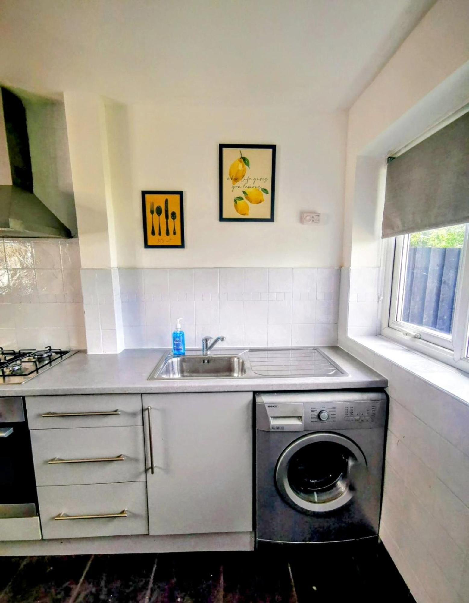 No 7 - Bright, Spacious 3 Bed Home With Parking & Wifi 海顿 外观 照片