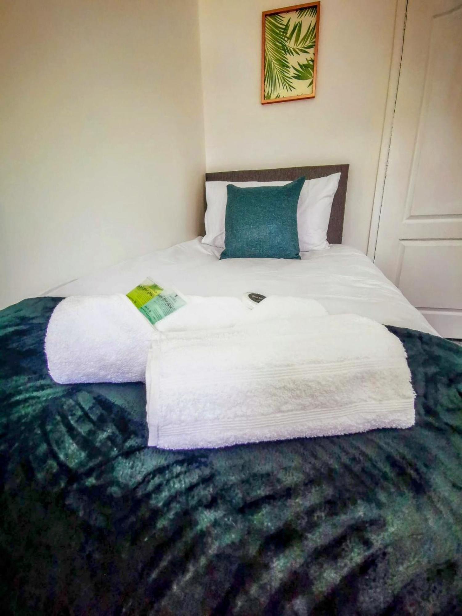 No 7 - Bright, Spacious 3 Bed Home With Parking & Wifi 海顿 外观 照片