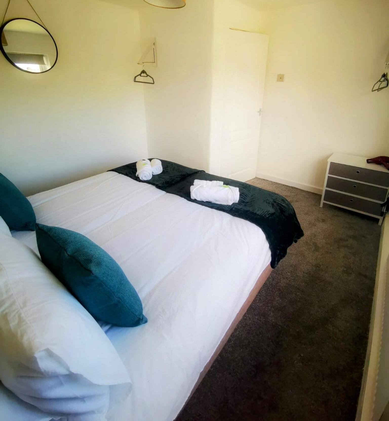 No 7 - Bright, Spacious 3 Bed Home With Parking & Wifi 海顿 外观 照片