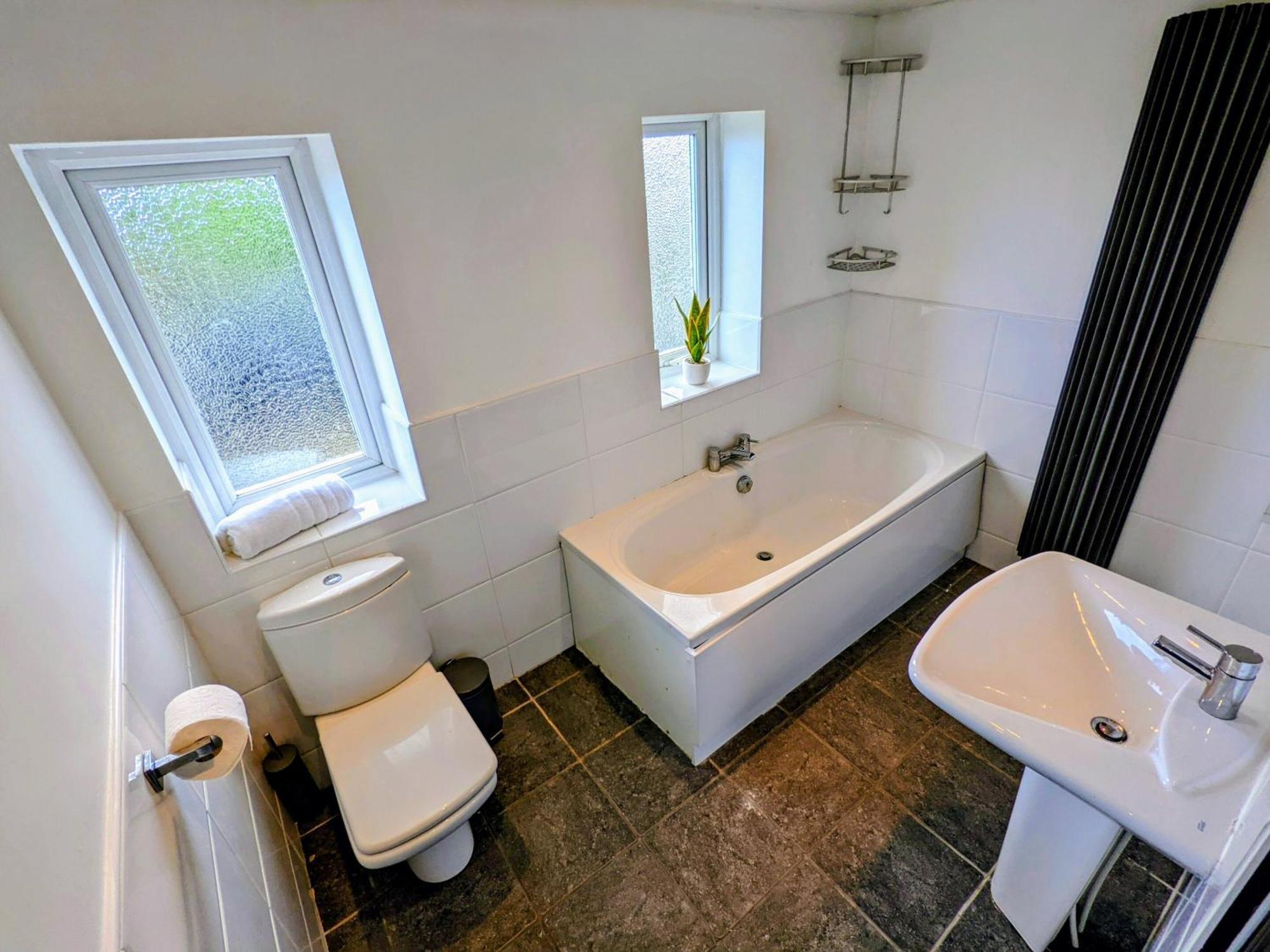 No 7 - Bright, Spacious 3 Bed Home With Parking & Wifi 海顿 外观 照片
