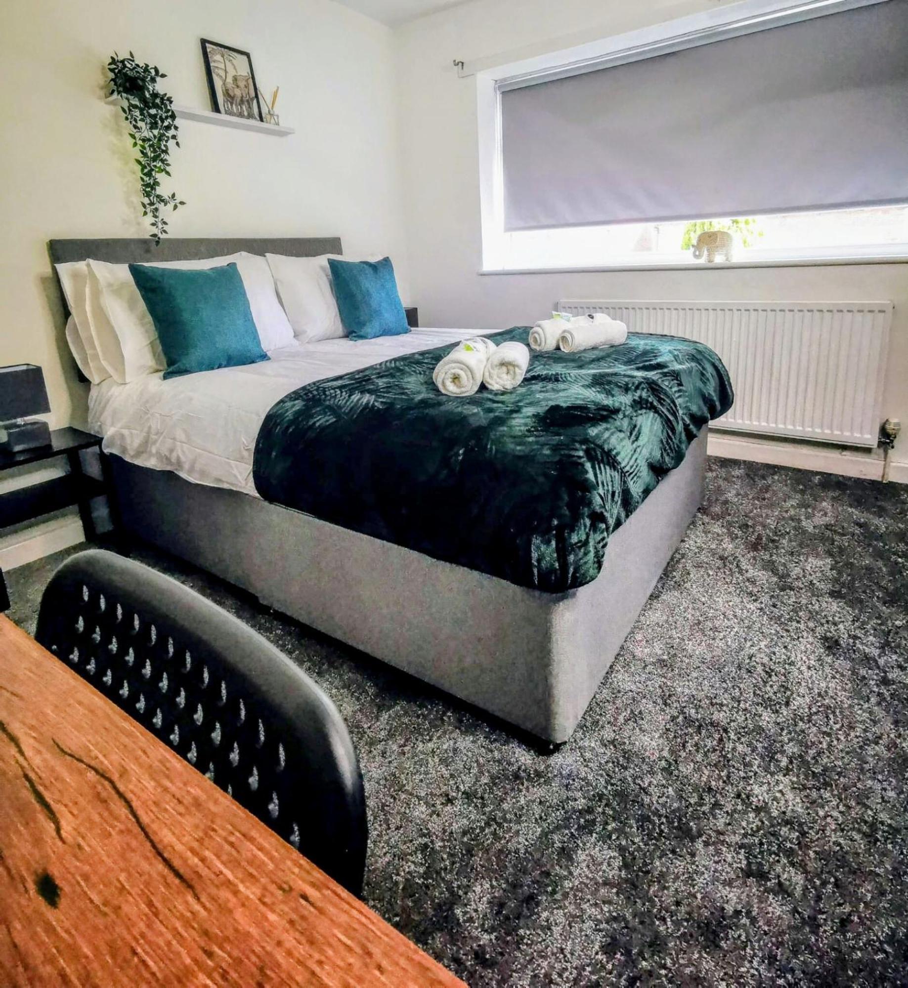 No 7 - Bright, Spacious 3 Bed Home With Parking & Wifi 海顿 外观 照片